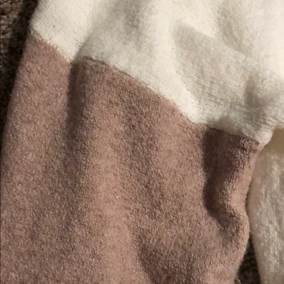 Sweater - Picture 2 of 4